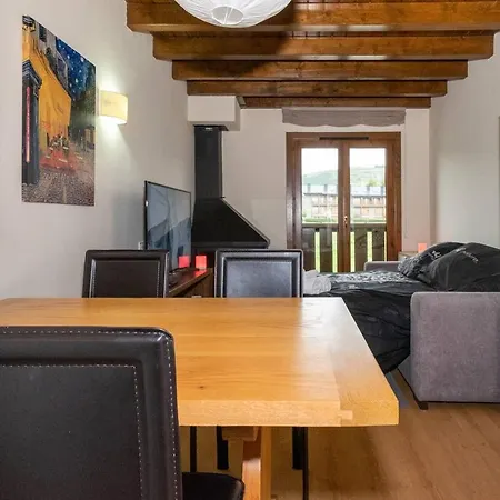 Apartamento Con Garaje En * Llivia